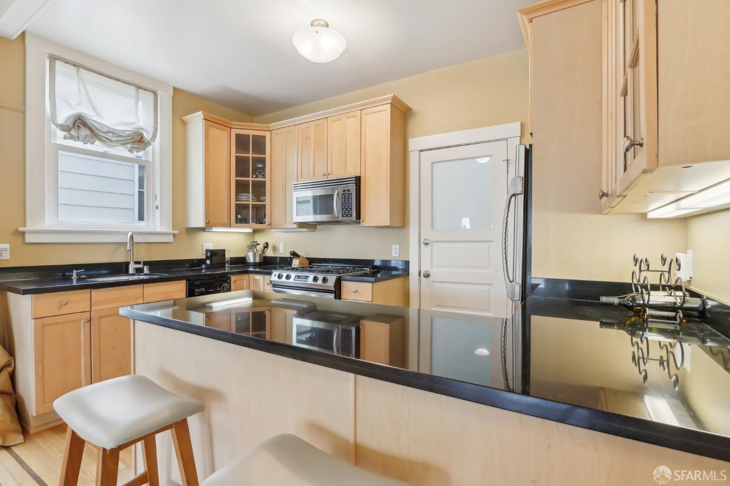 1530 Jones Street # 4