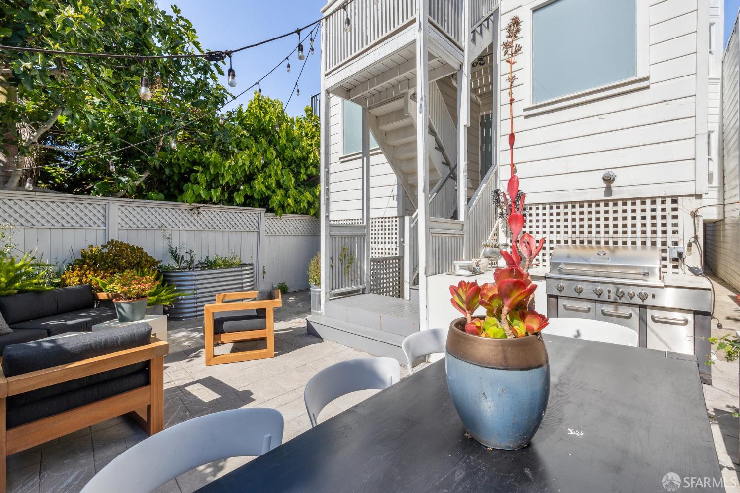 1144 York Street