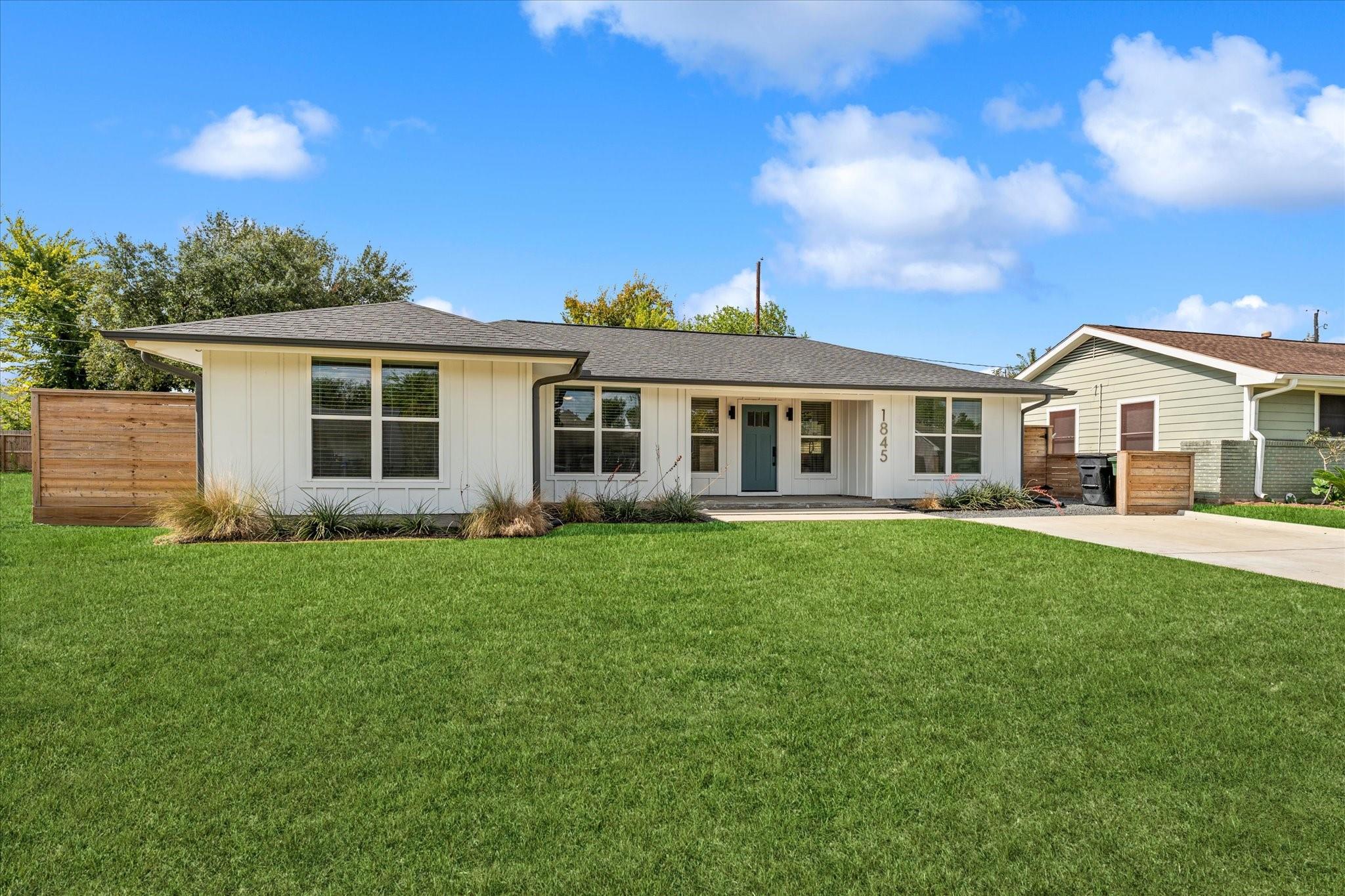 1845 Huge Oaks Street