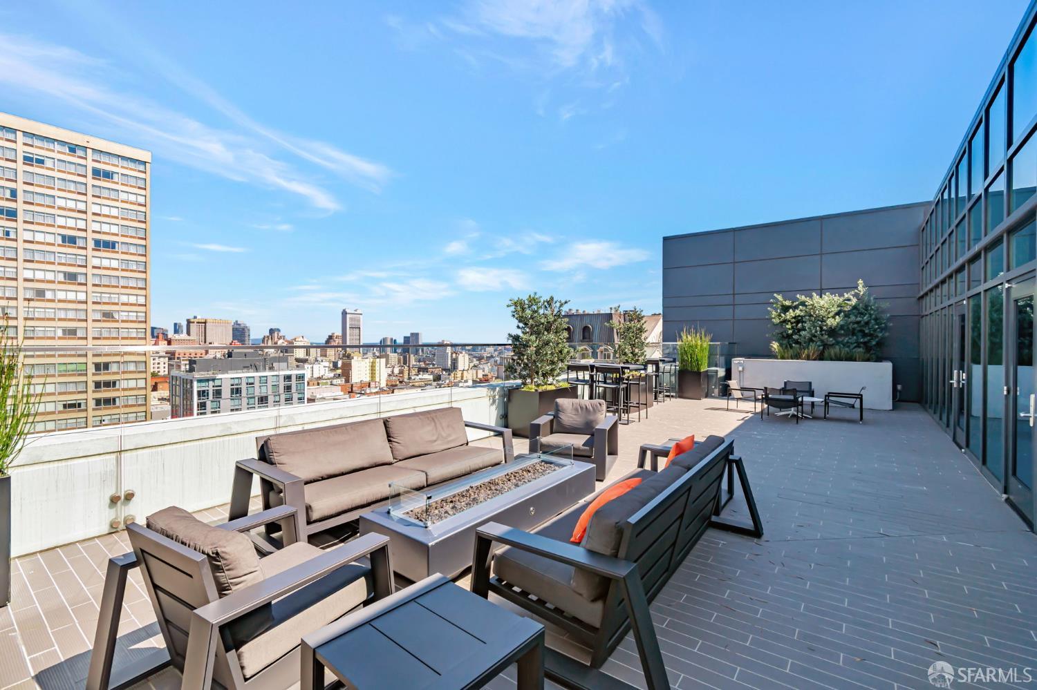 1688 Pine Street # W1203
