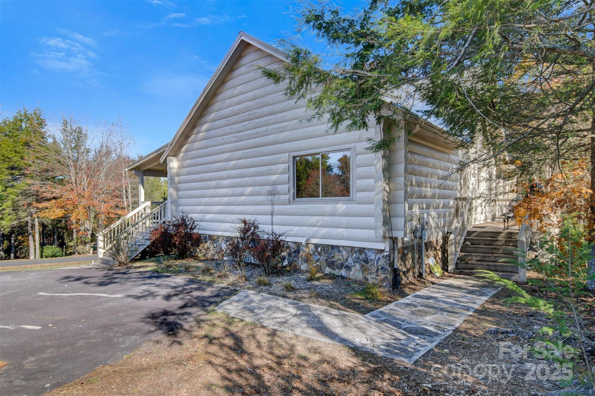 969 Twin Bridges Drive