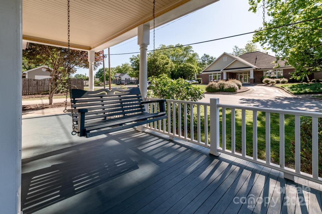 328 E Center Avenue