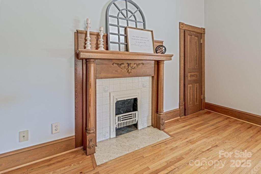 328 E Center Avenue