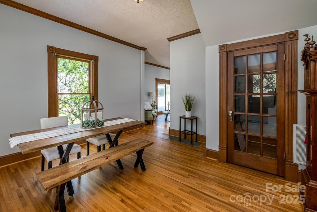 328 E Center Avenue