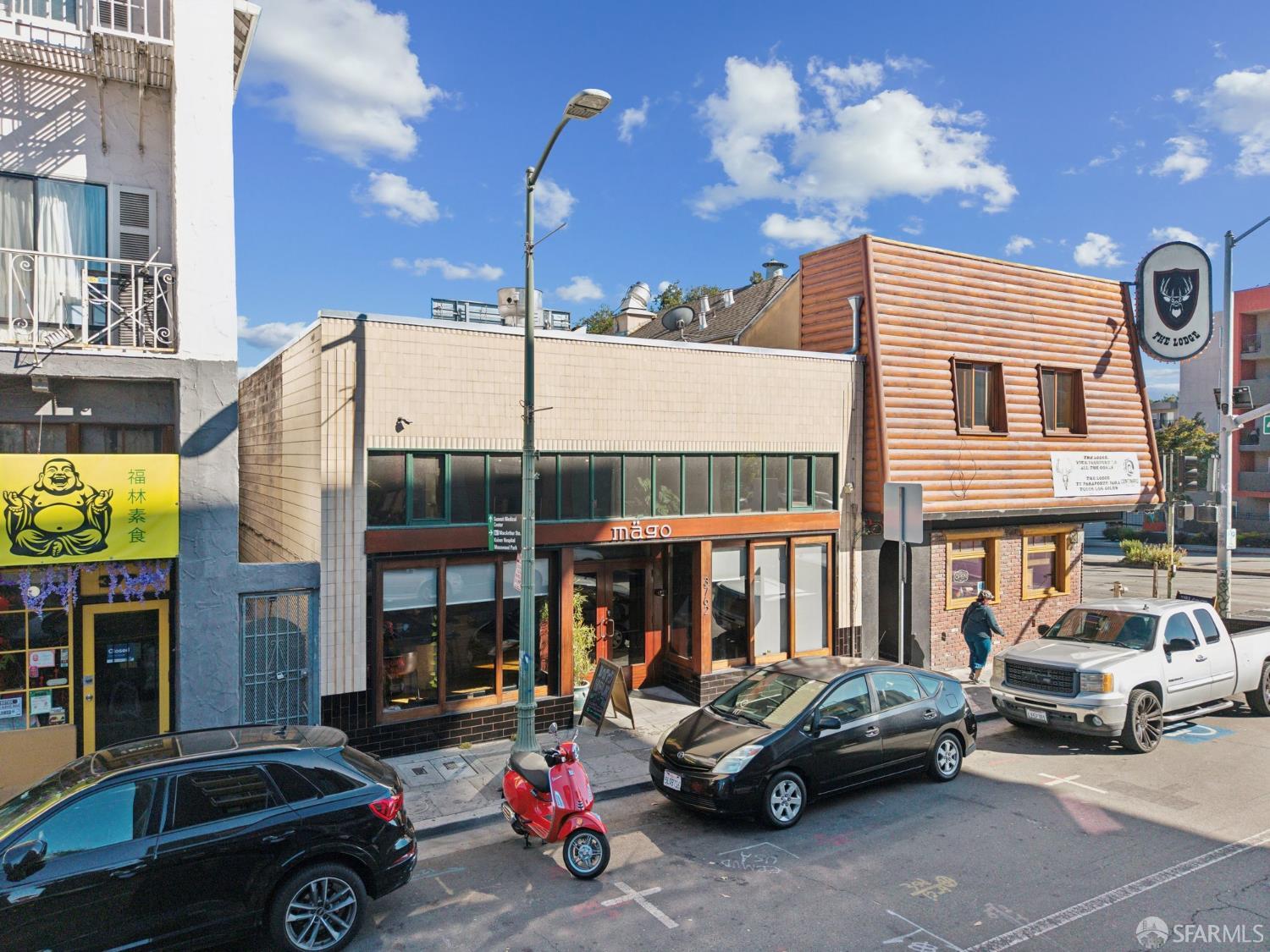 771 Kingston Ave #104 | 2-Bed Condo with Private Backyard Near Piedmont Ave