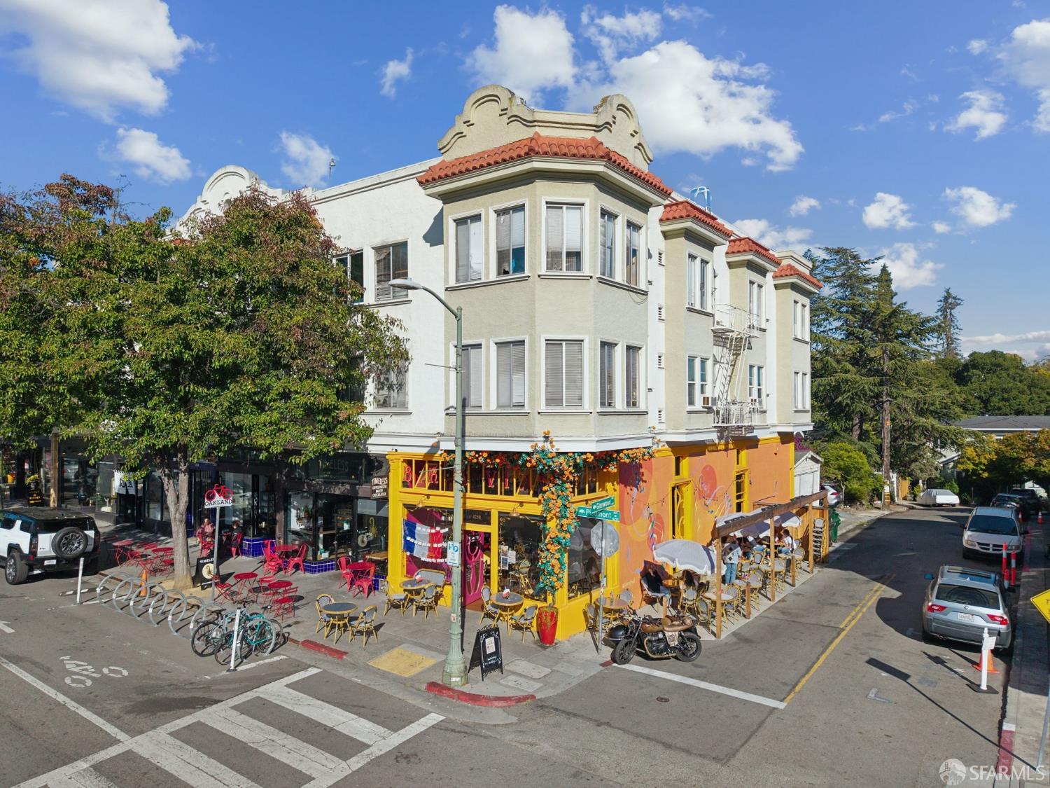 771 Kingston Ave #104 | 2-Bed Condo with Private Backyard Near Piedmont Ave