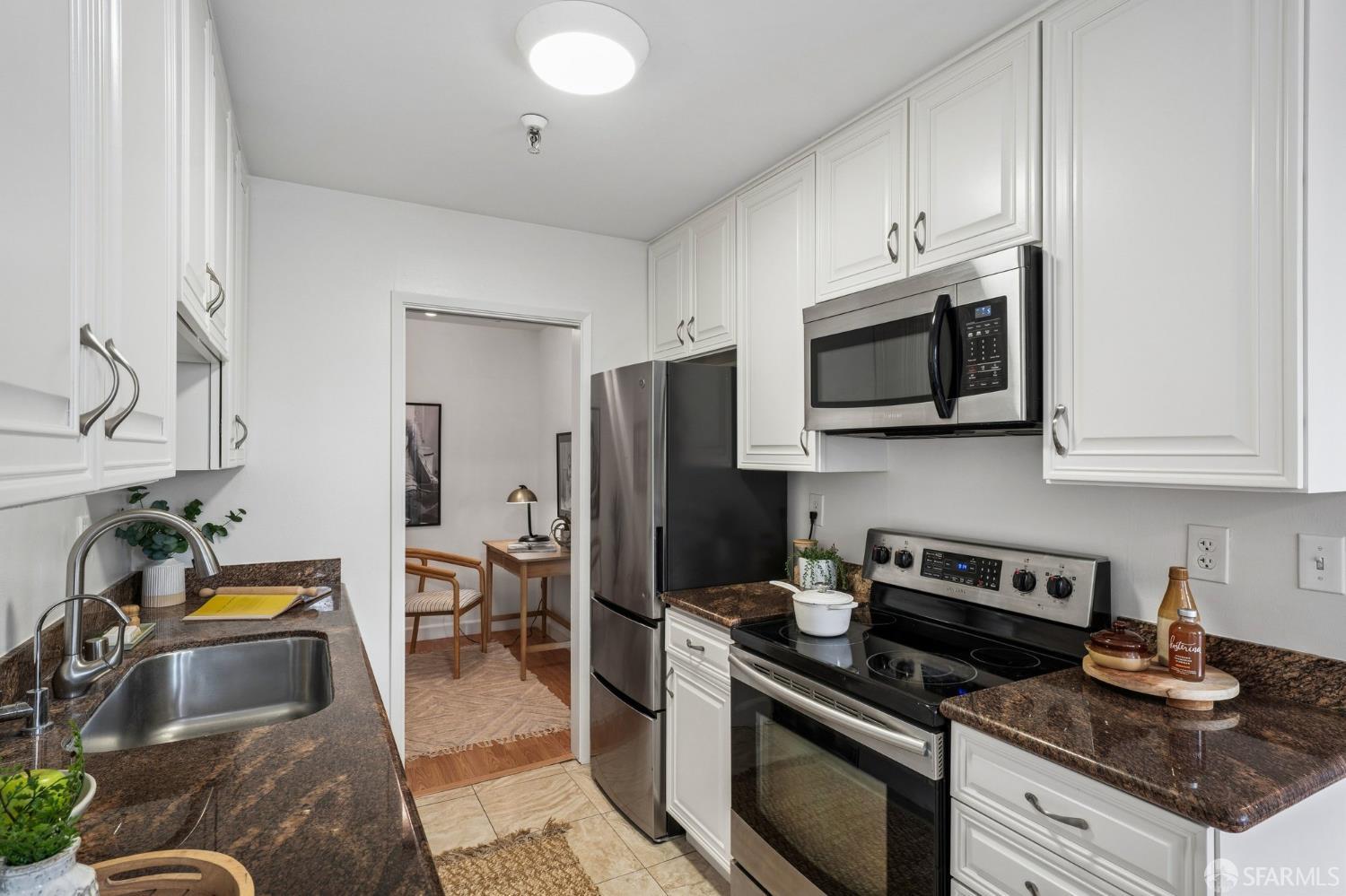 771 Kingston Ave #104 | 2-Bed Condo with Private Backyard Near Piedmont Ave