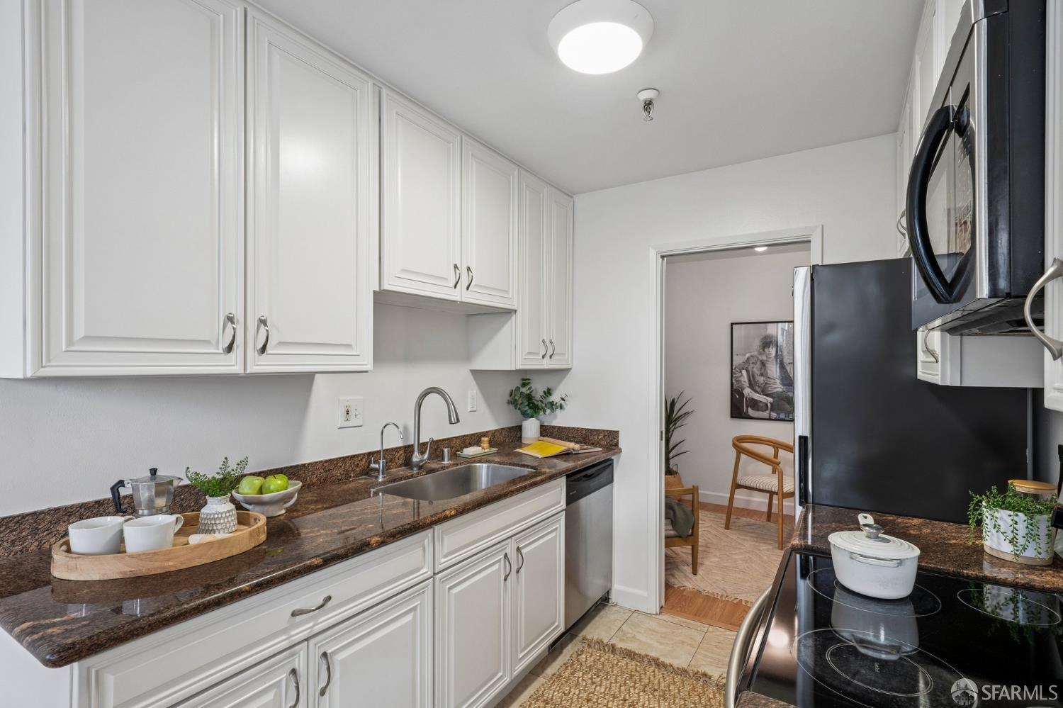 771 Kingston Ave #104 | 2-Bed Condo with Private Backyard Near Piedmont Ave