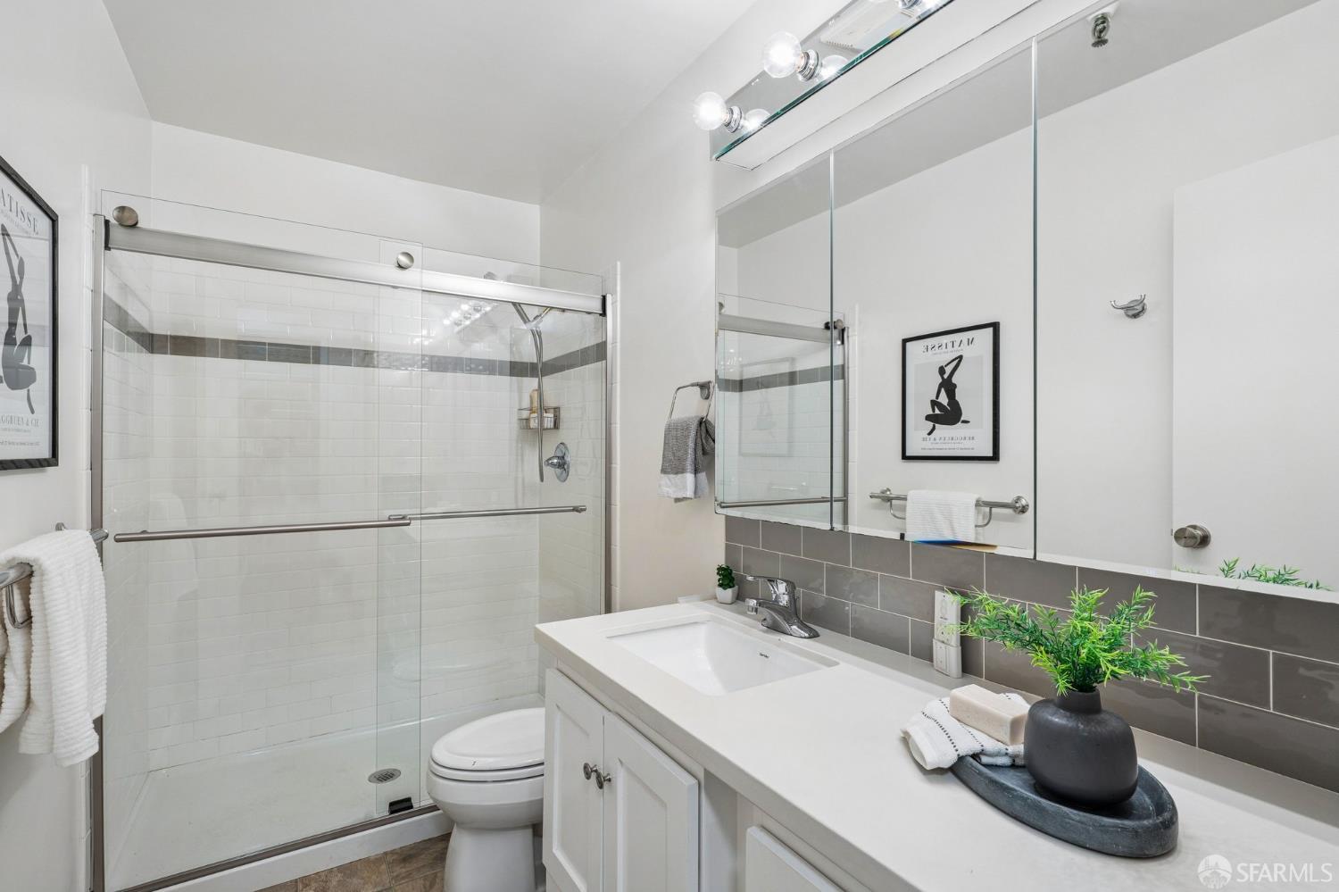 771 Kingston Ave #104 | 2-Bed Condo with Private Backyard Near Piedmont Ave