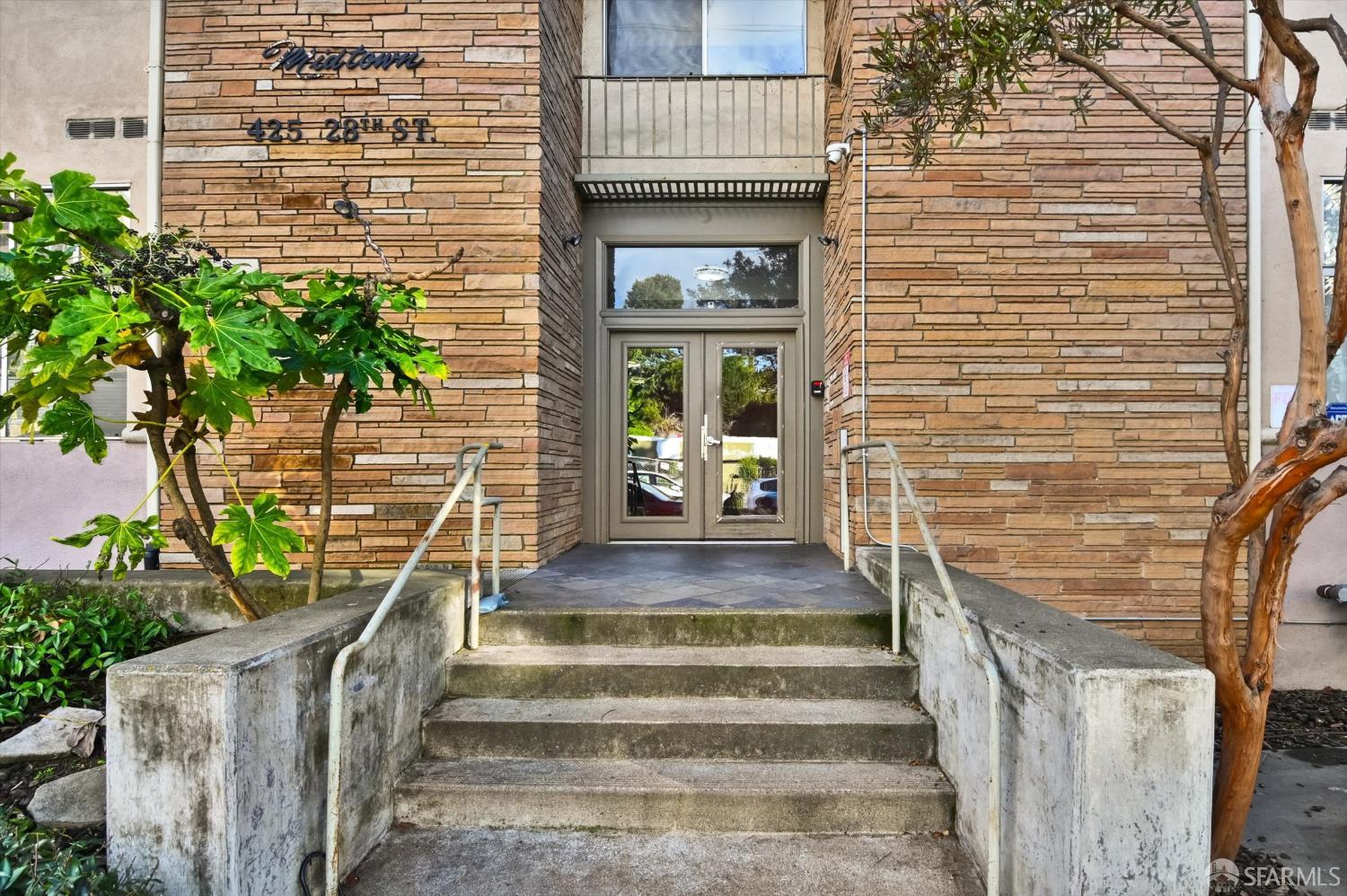 425 28th Street # 202a