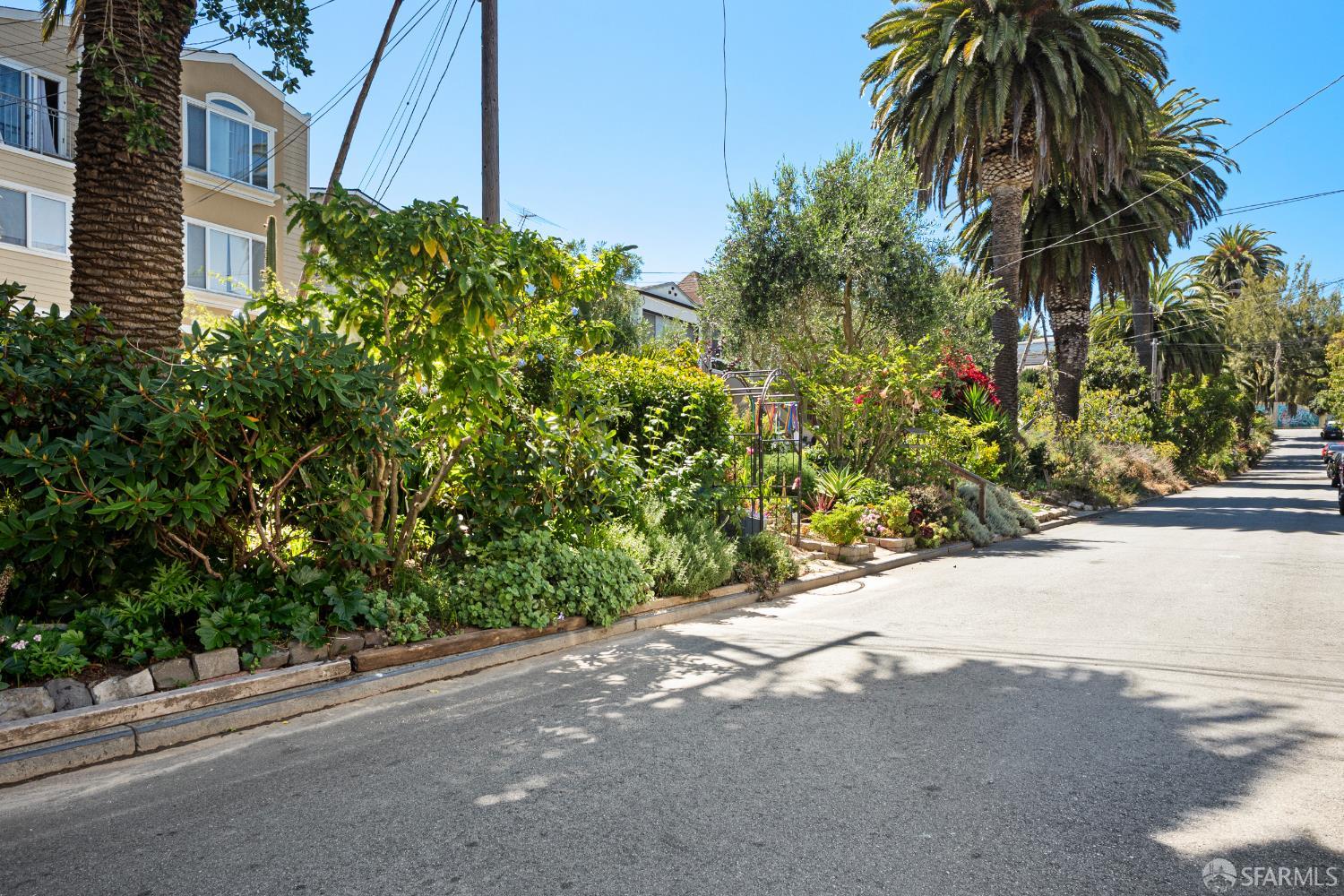 1712 Quesada Avenue