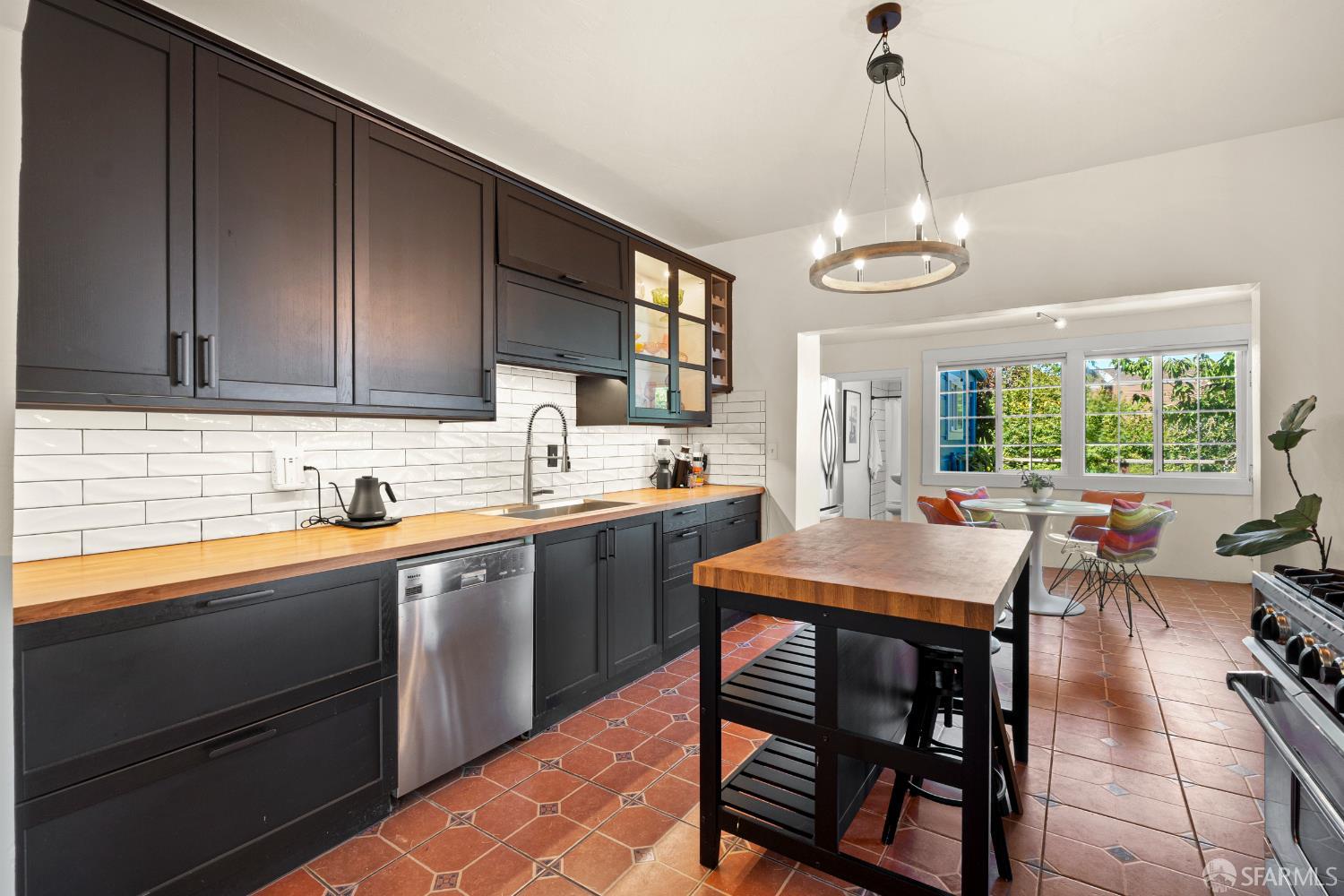 1712 Quesada Avenue