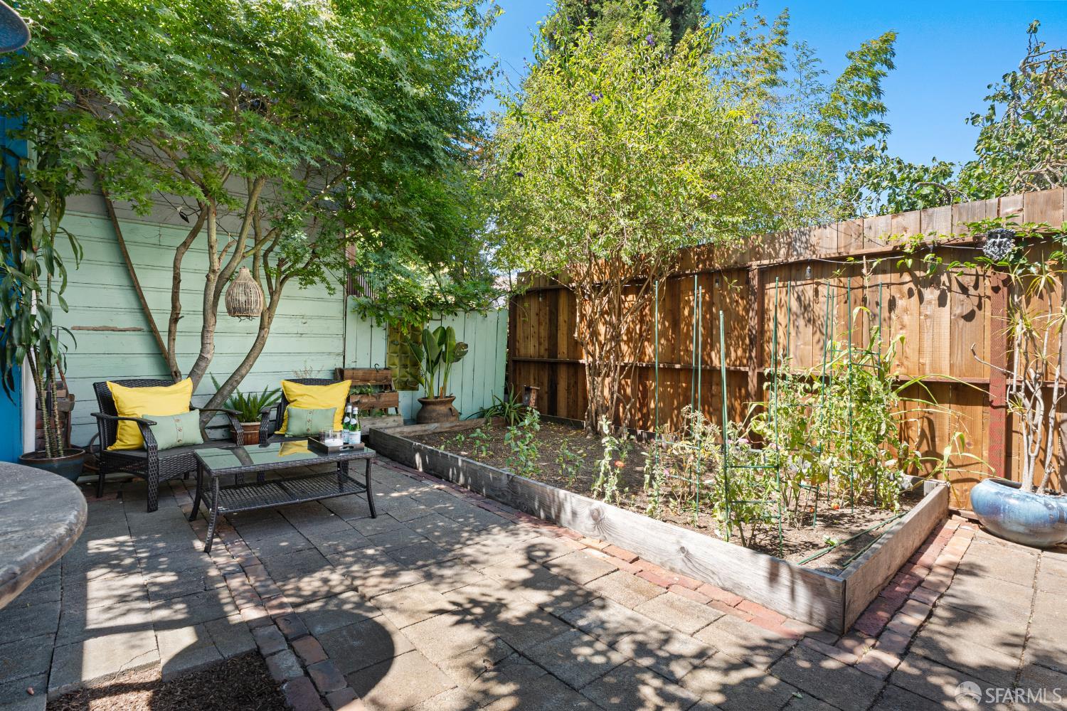 1712 Quesada Avenue