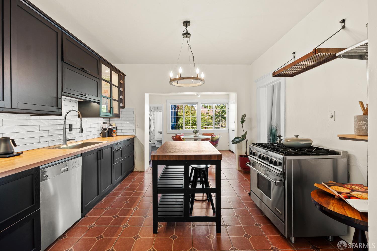 1712 Quesada Avenue