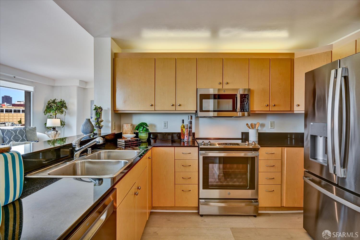 140 S Van Ness Avenue # 819