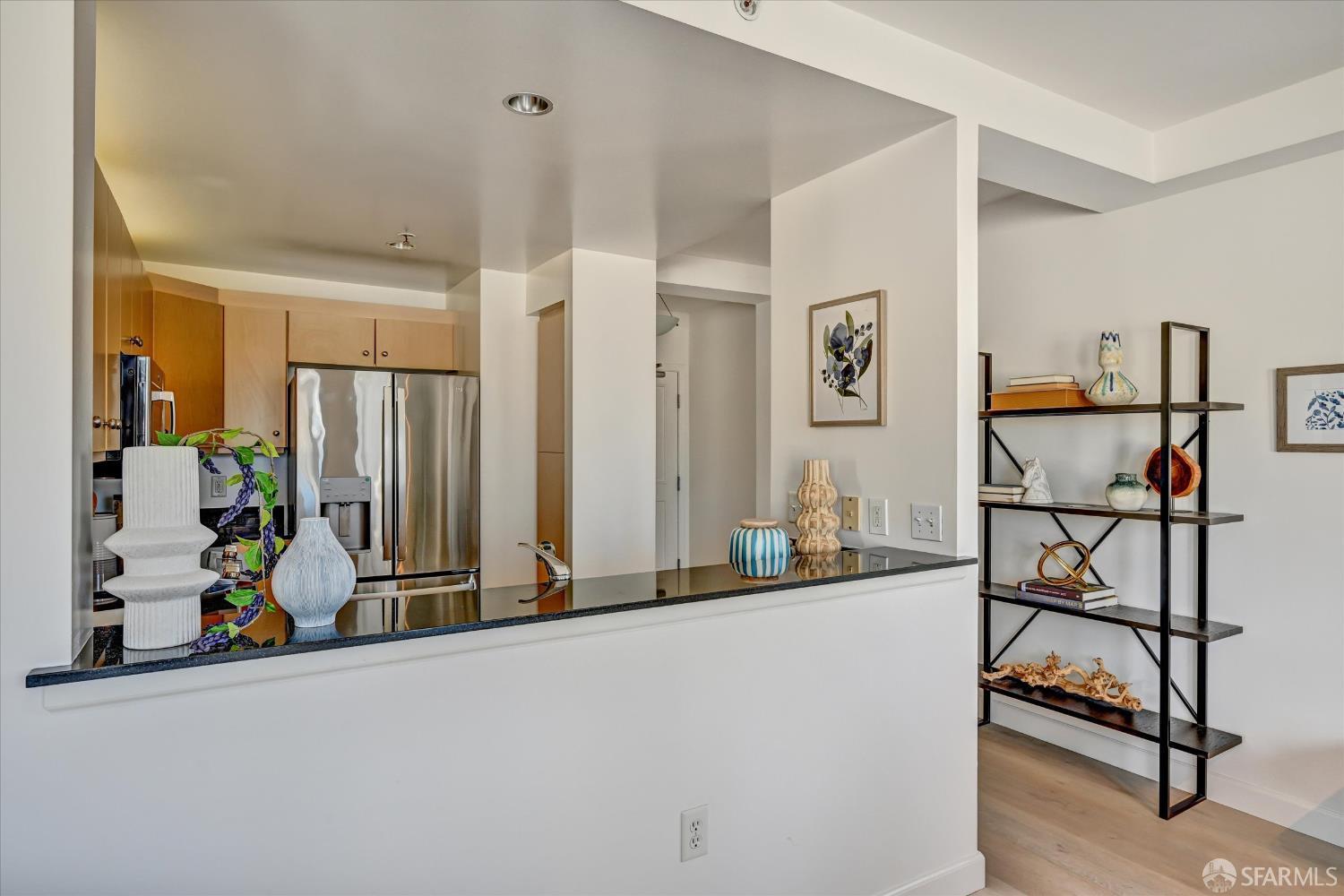 140 S Van Ness Avenue # 819