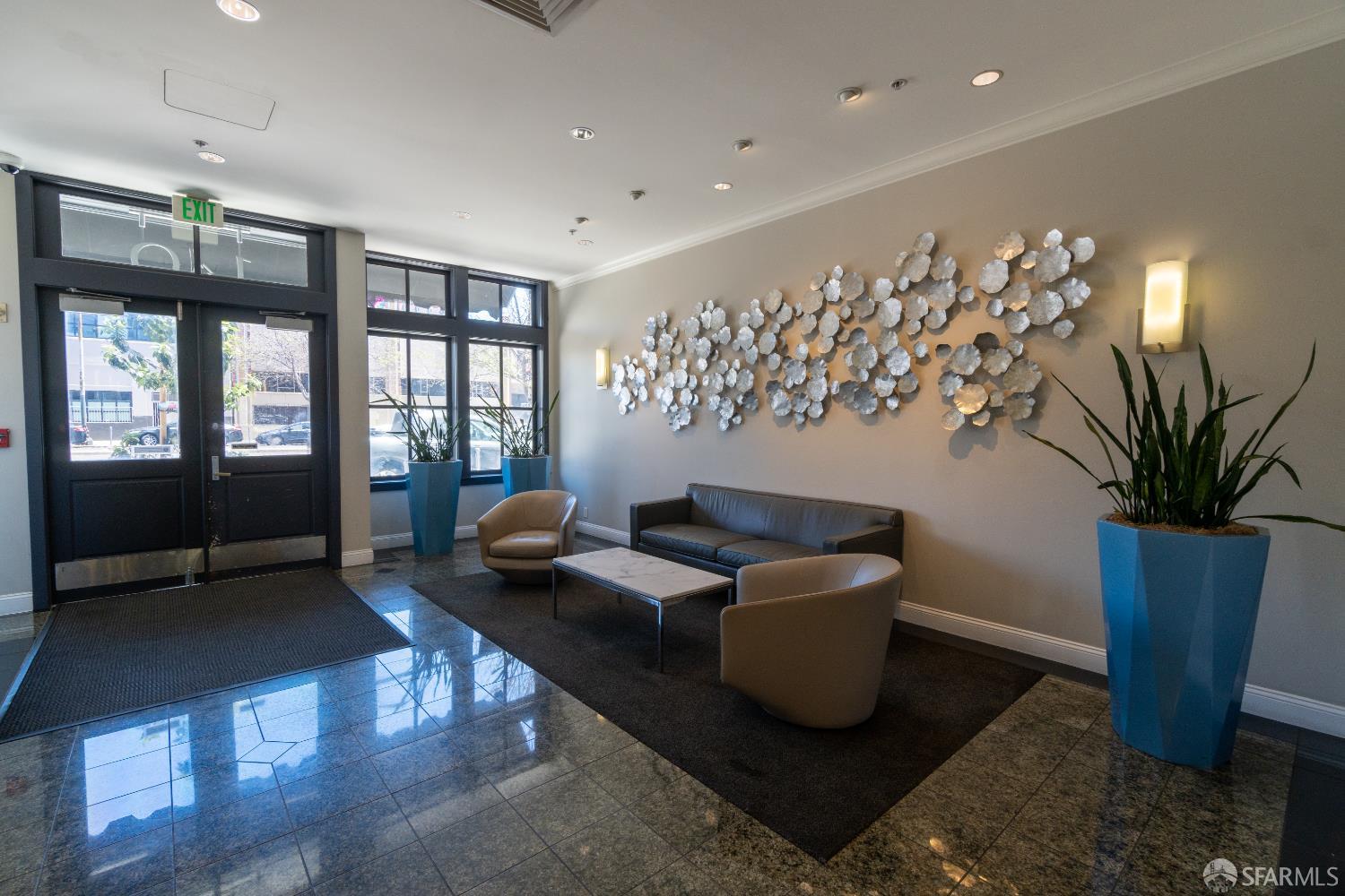 140 S Van Ness Avenue # 819