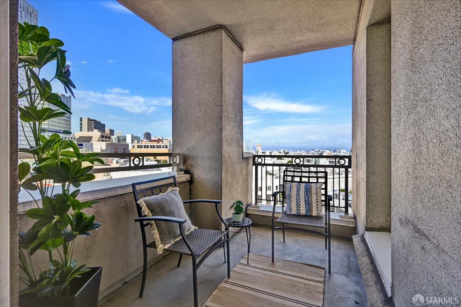 140 S Van Ness Avenue # 819