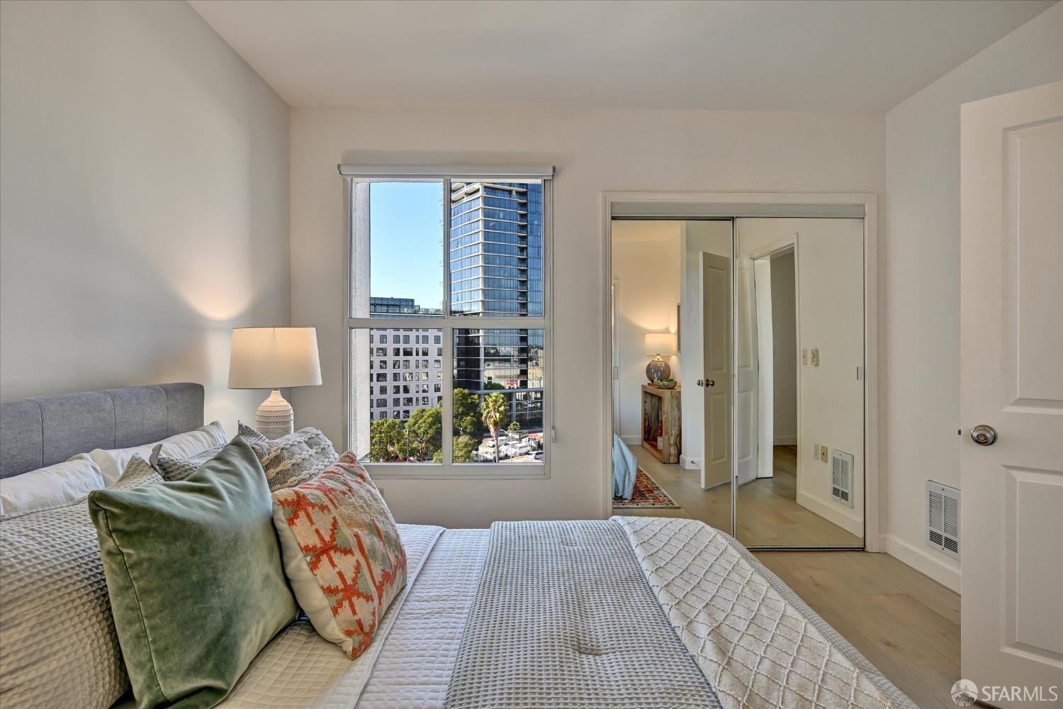 140 S Van Ness Avenue # 819