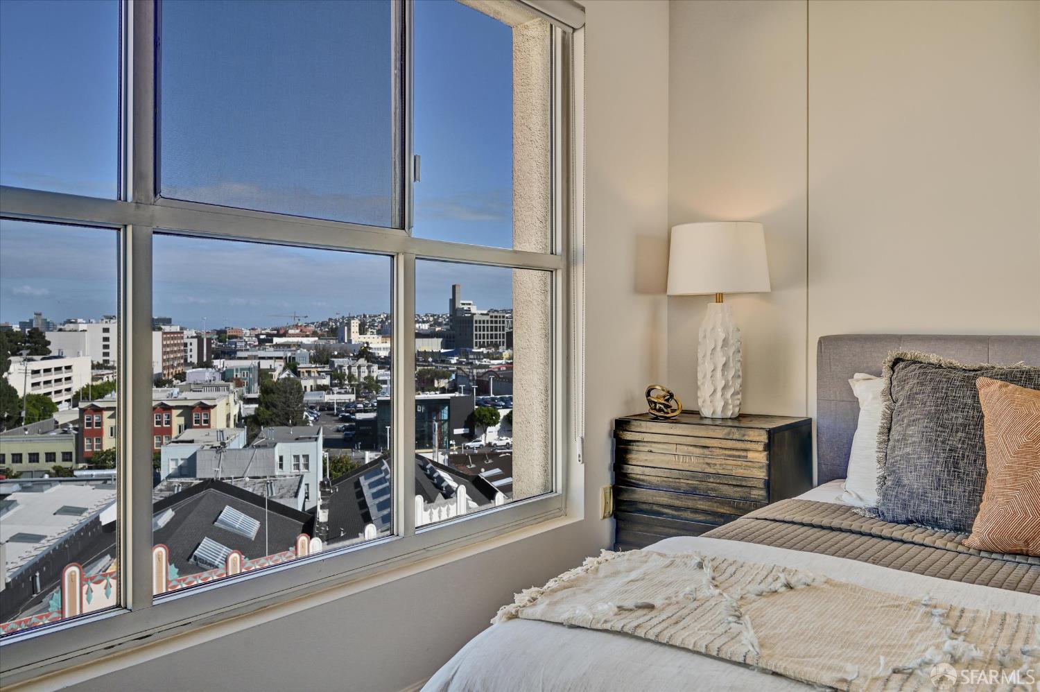 140 S Van Ness Avenue # 819