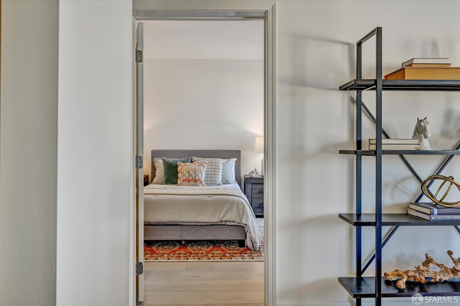 140 S Van Ness Avenue # 819