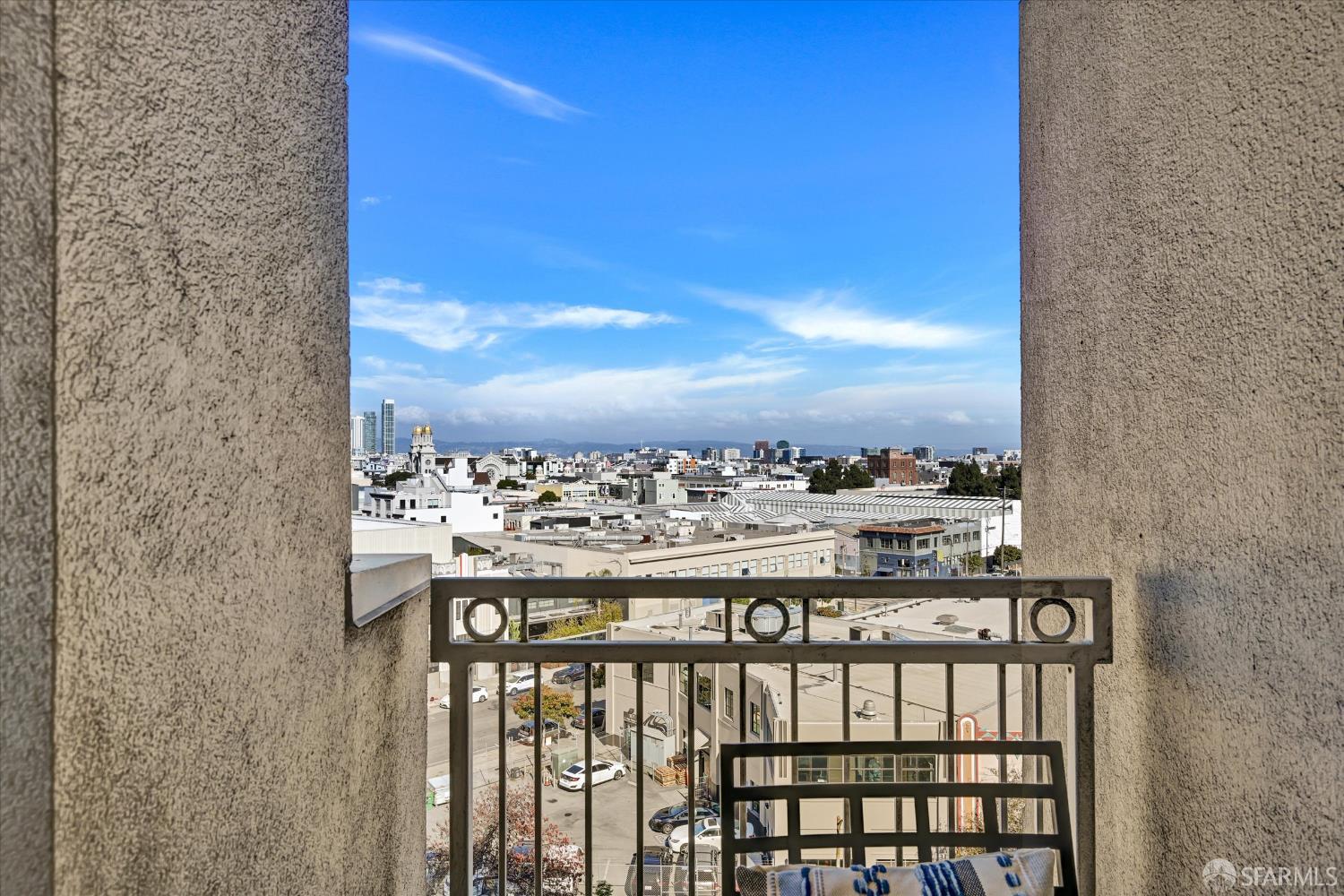 140 S Van Ness Avenue # 819