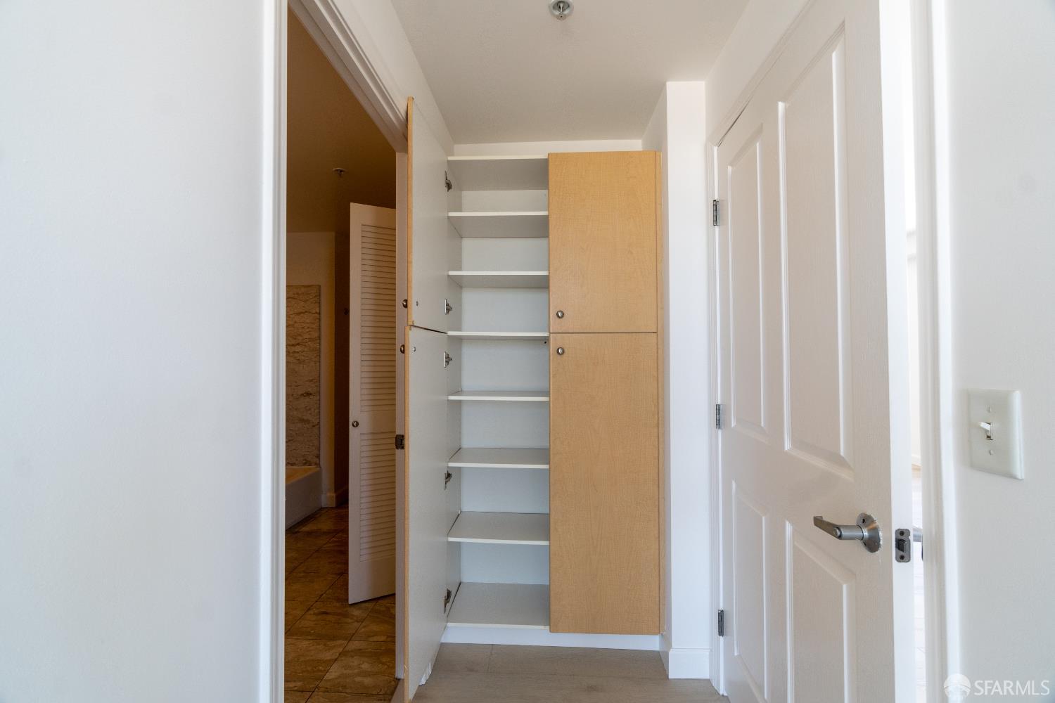 140 S Van Ness Avenue # 819