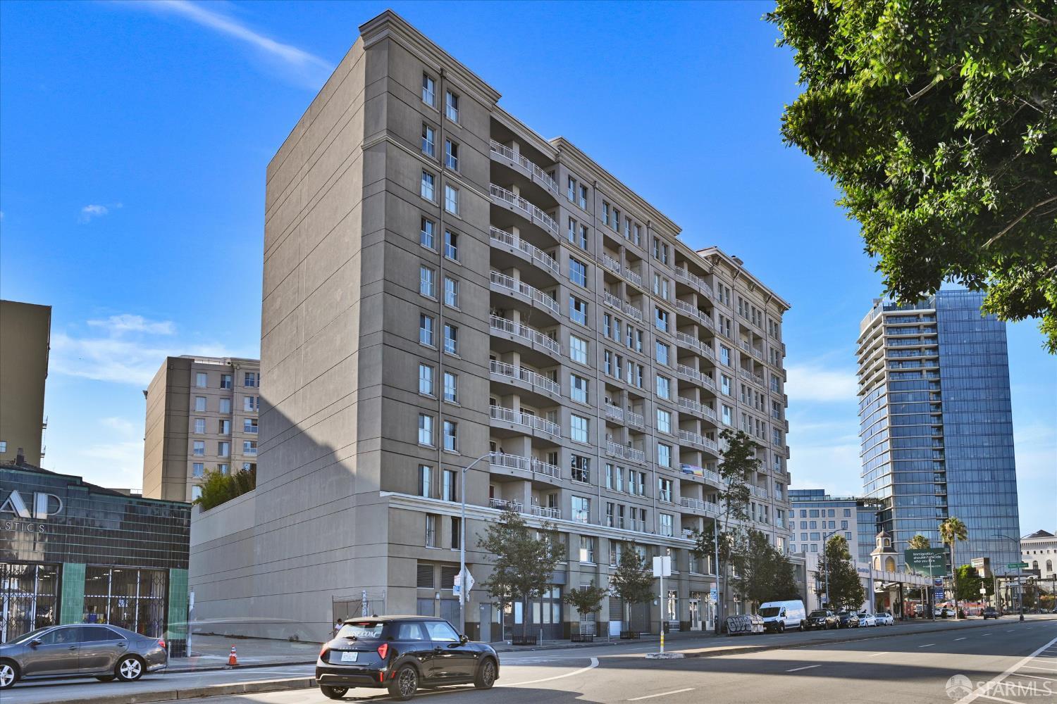 140 S Van Ness Avenue # 819