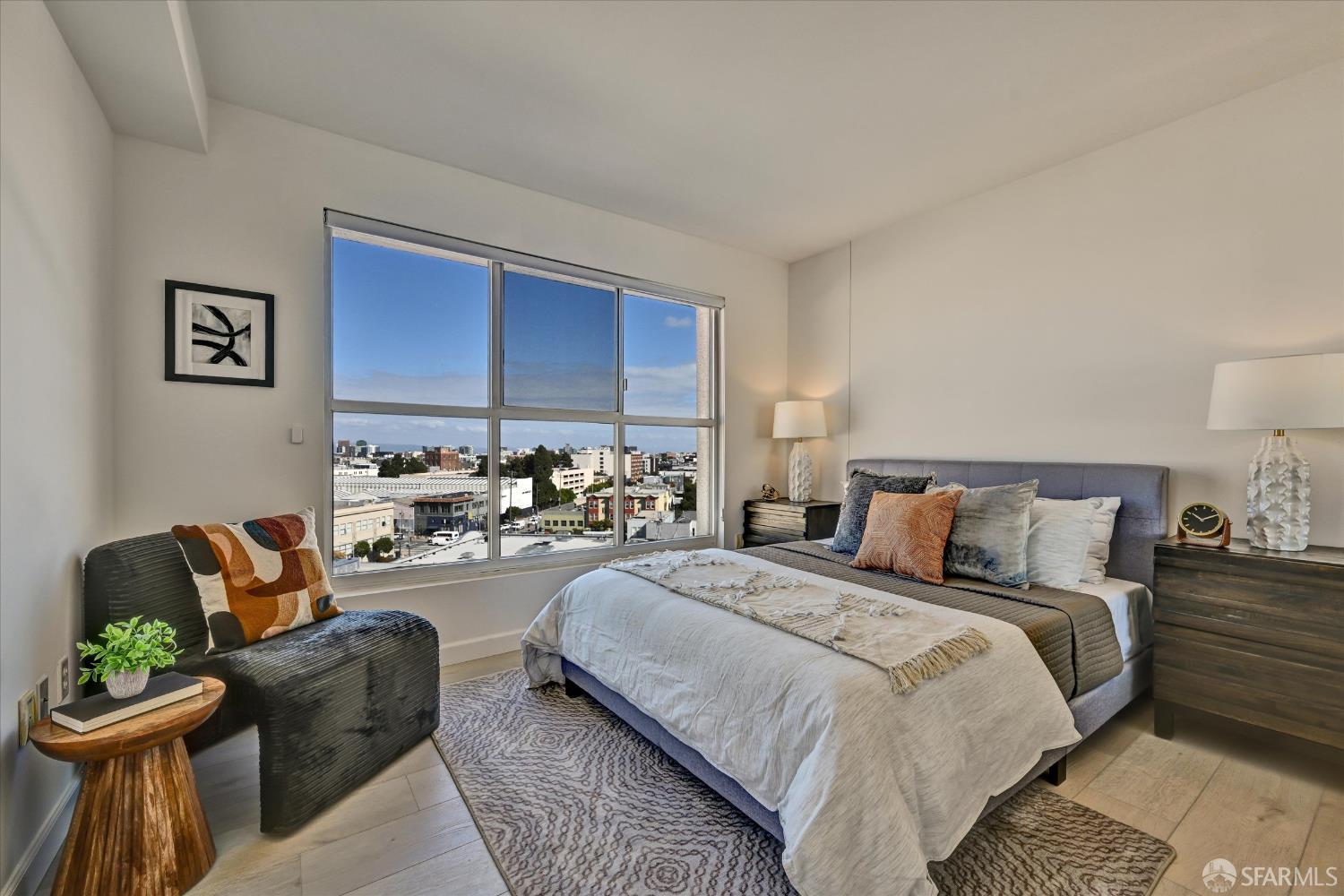 140 S Van Ness Avenue # 819