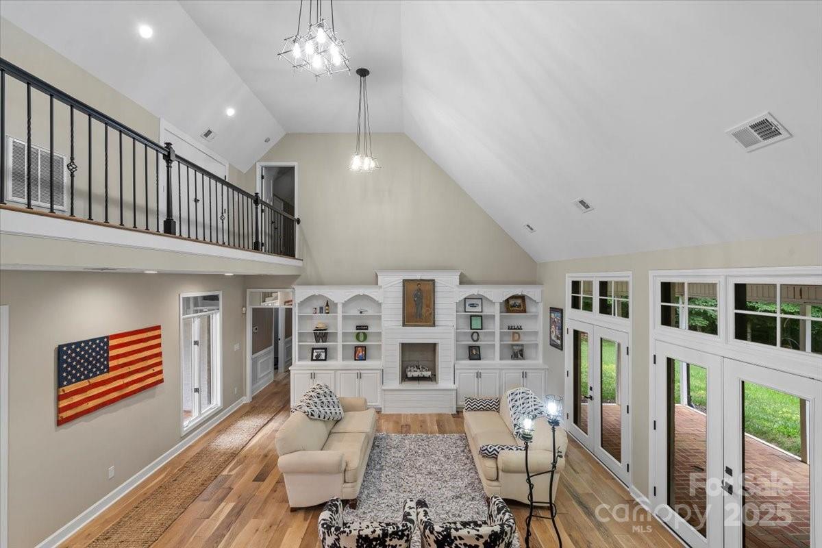 7017 S Providence Road