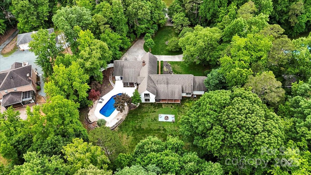 7017 S Providence Road