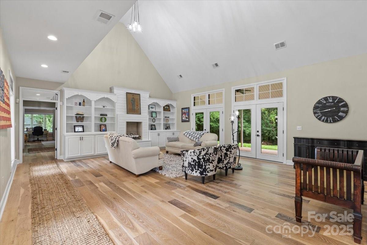 7017 S Providence Road