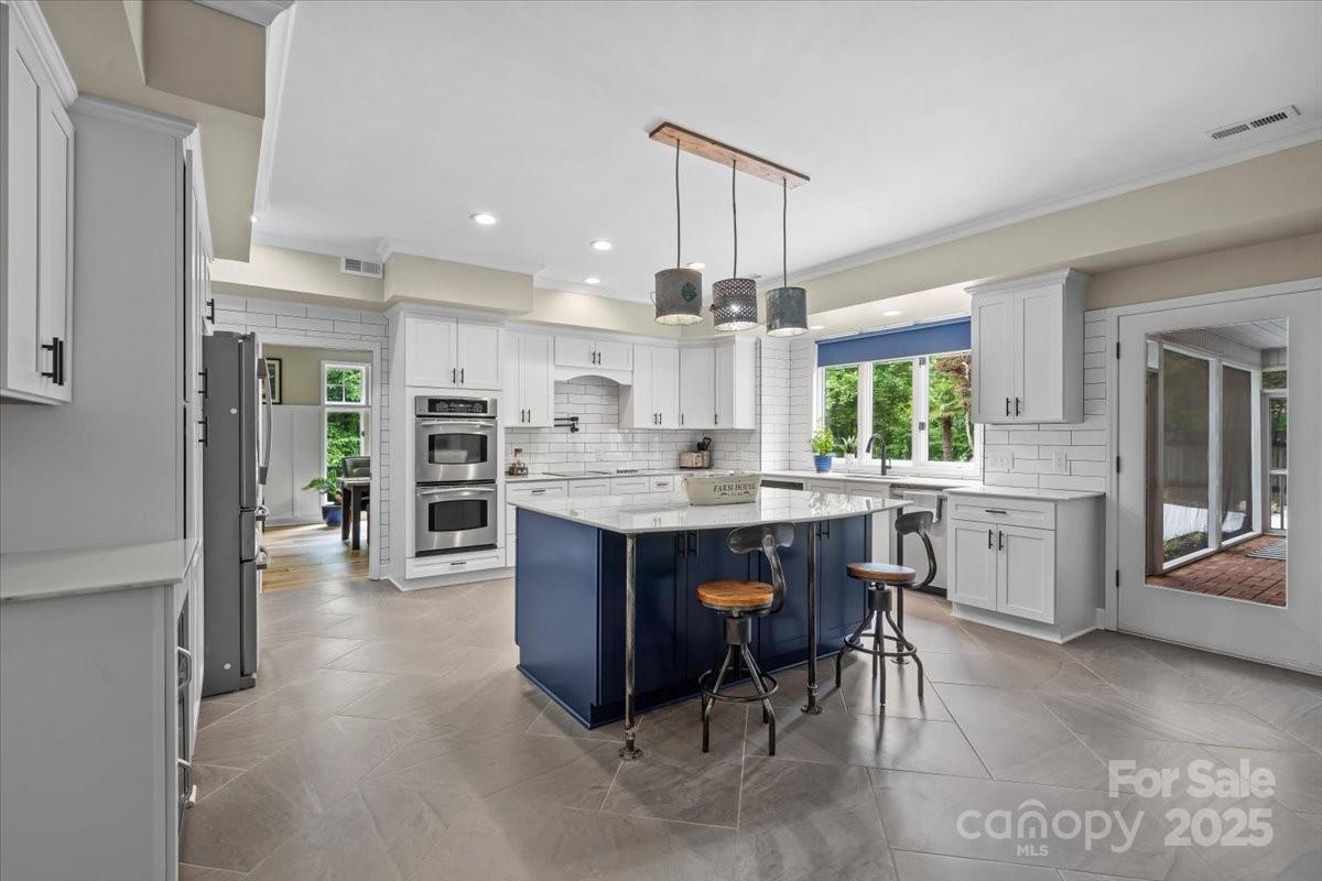 7017 S Providence Road