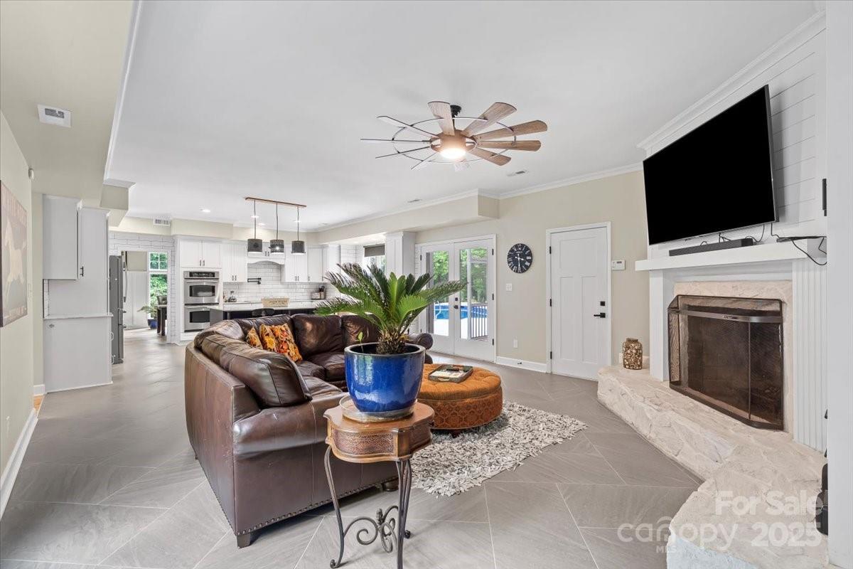 7017 S Providence Road