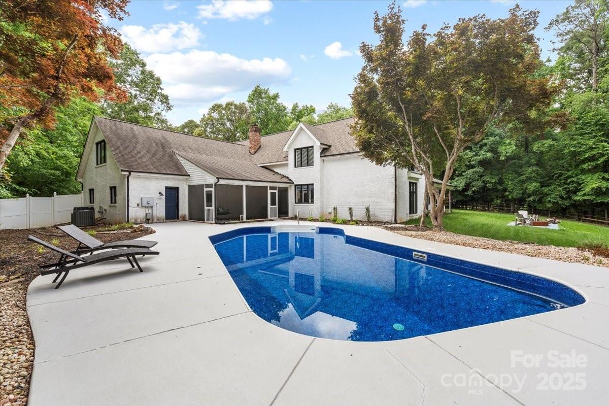 7017 S Providence Road