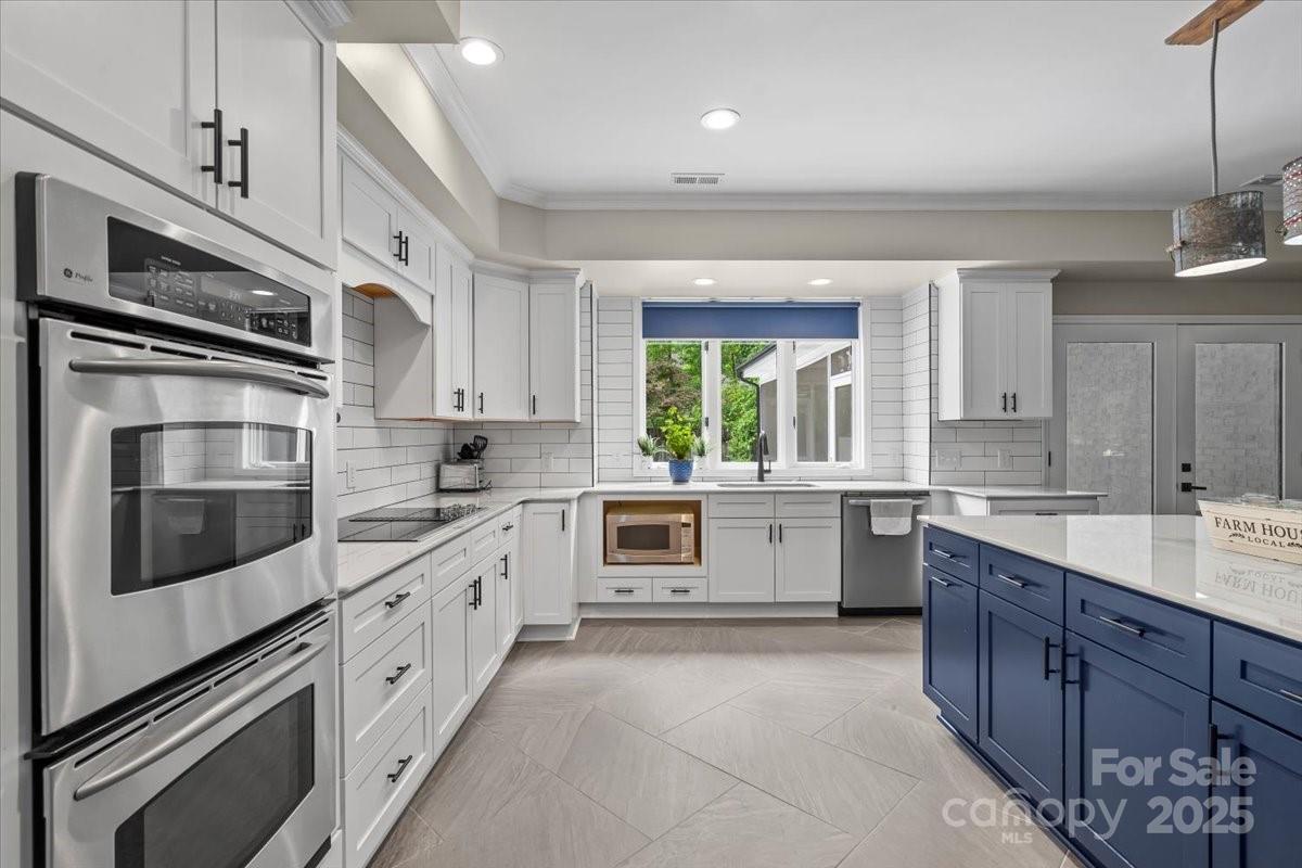 7017 S Providence Road