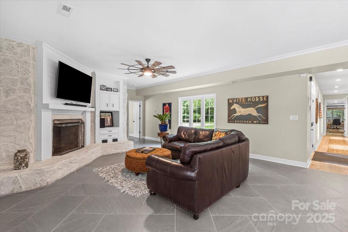 7017 S Providence Road