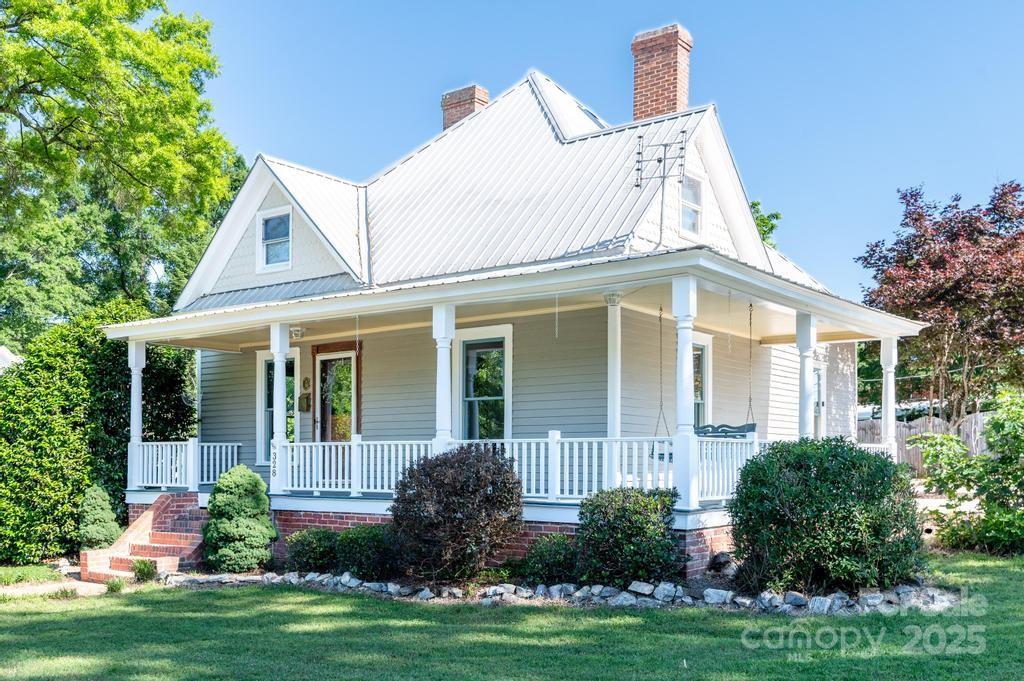 328 E Center Avenue