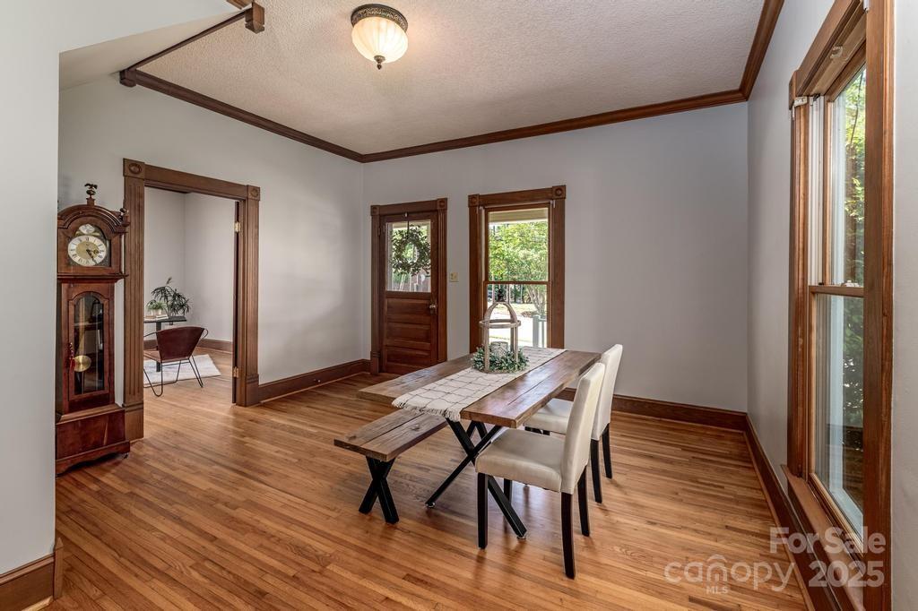328 E Center Avenue