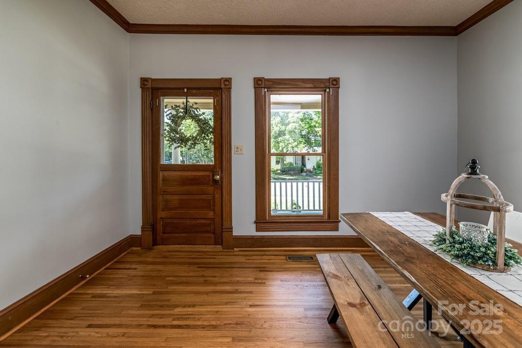 328 E Center Avenue