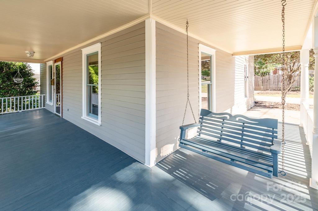 328 E Center Avenue