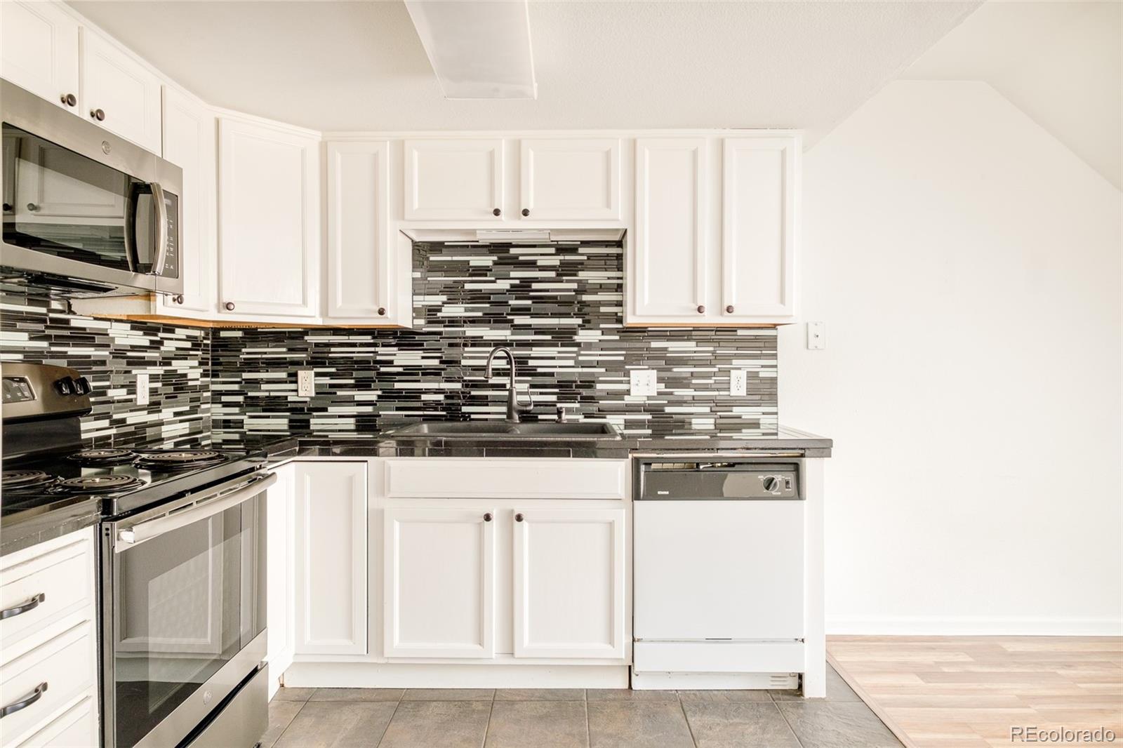 1631 S Deframe Street Unit: B5
