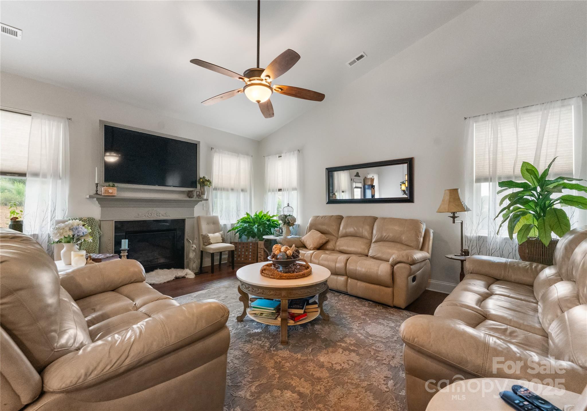 163 Sassafras Road