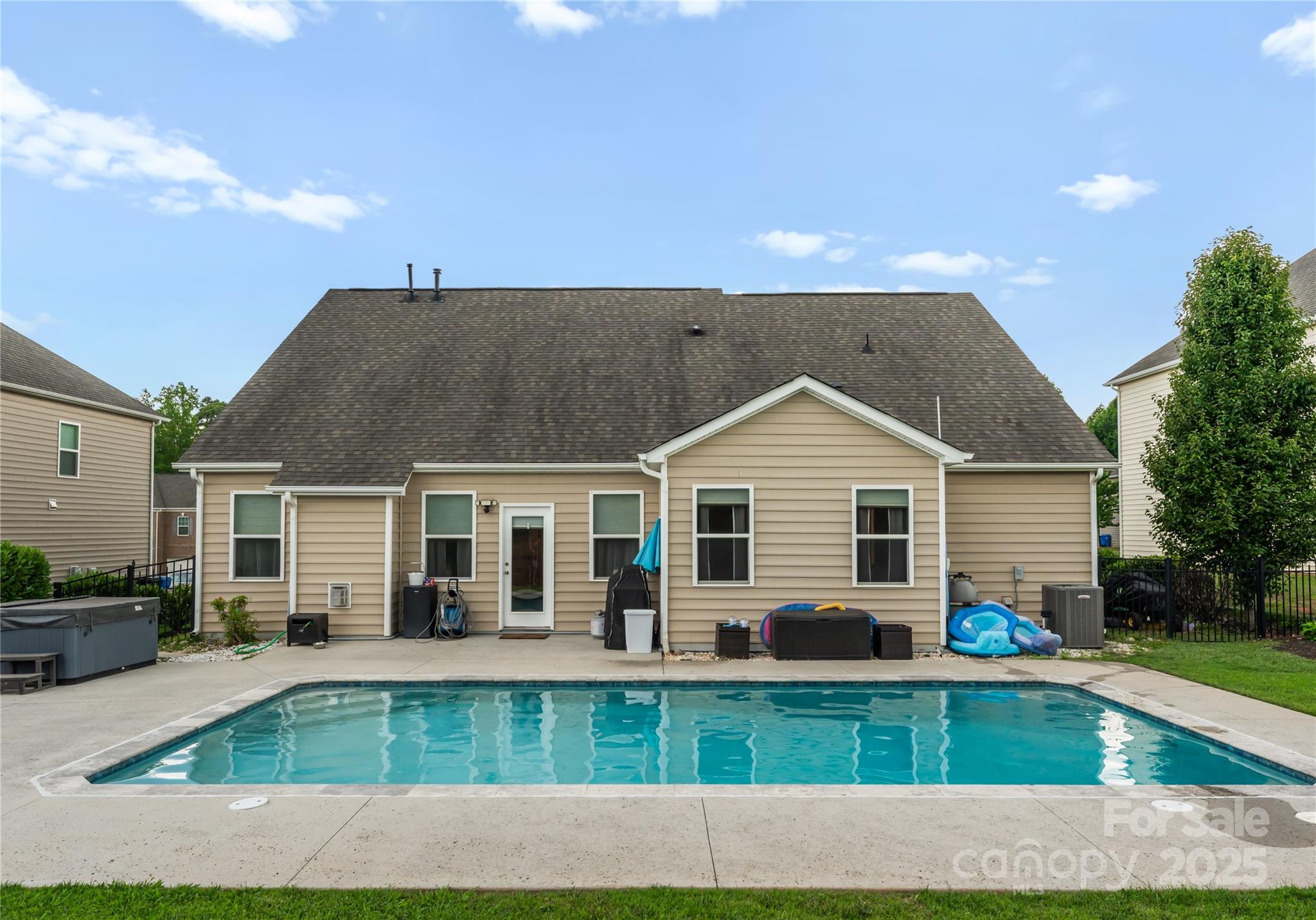 163 Sassafras Road