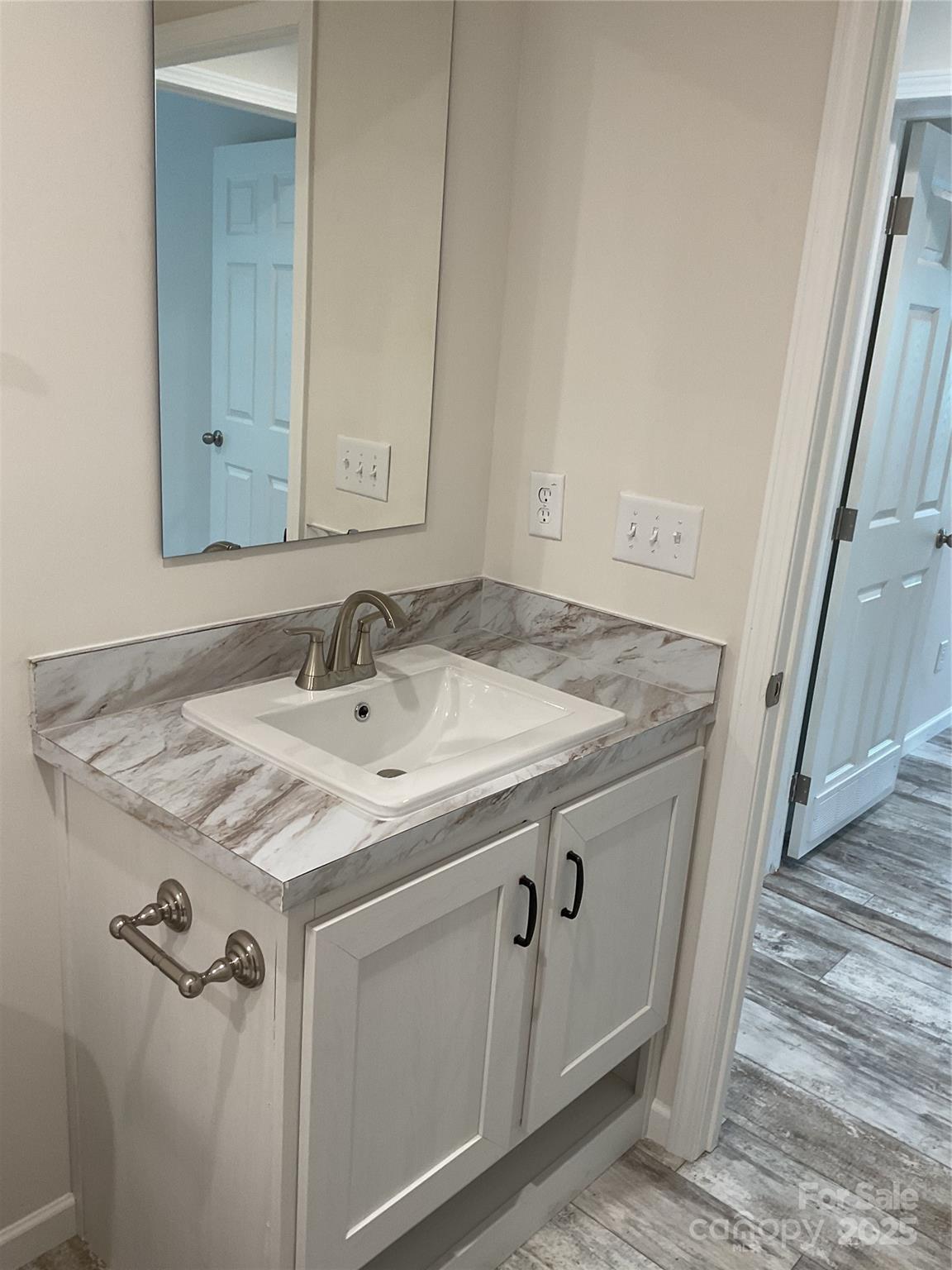 130 Zircon Drive