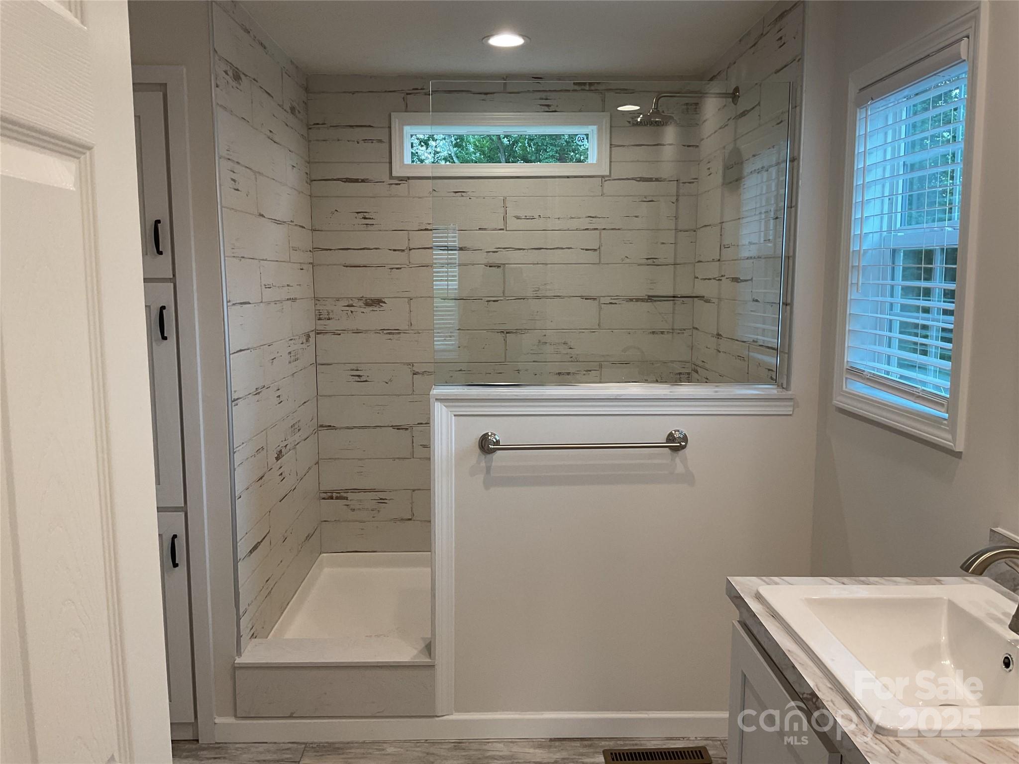 130 Zircon Drive