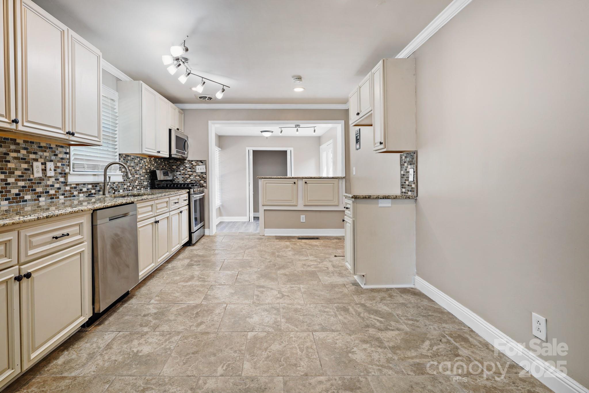2830 Royston Road Unit: 2