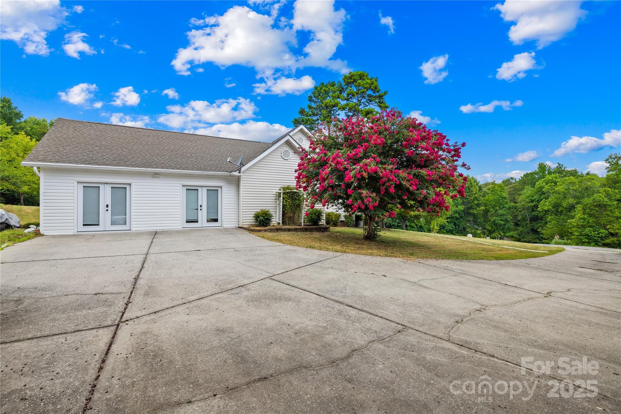 160 Pampas Lane