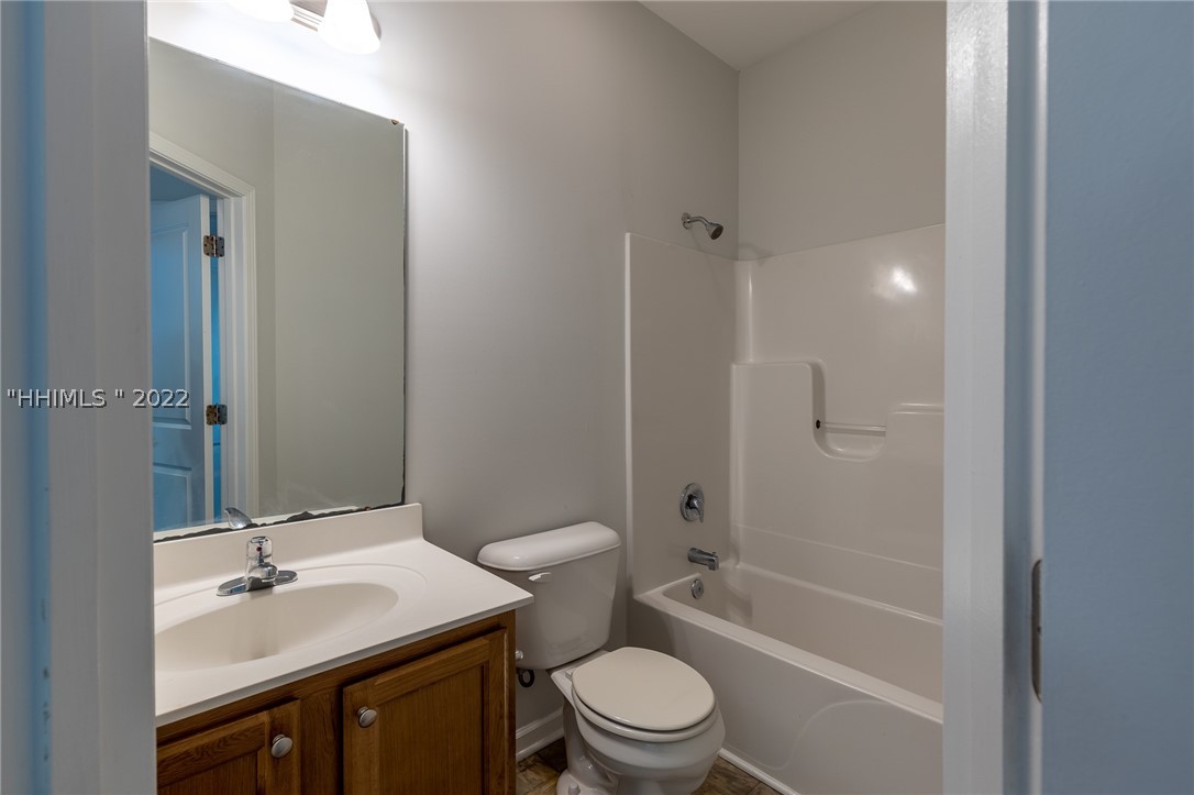 128 Red Northern Oak Way