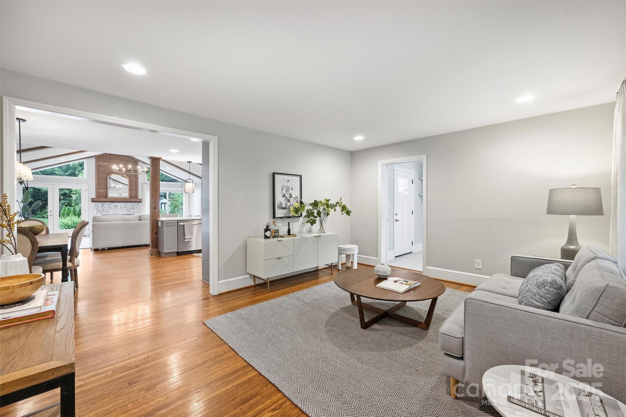 1918 Woodland Drive